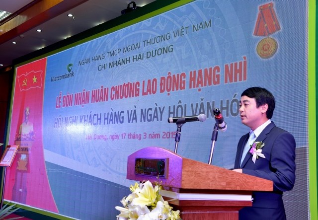 Vietcombank Hải Dương đón nhận Huân chương Lao động - Ảnh 2